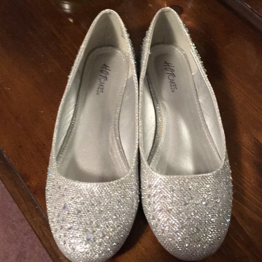 Hot cakes silver flats